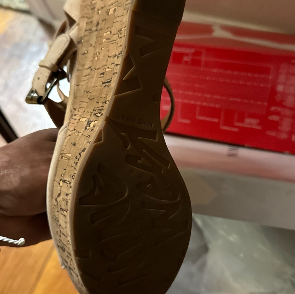 Open toe wedge. - Picture 6 of 7